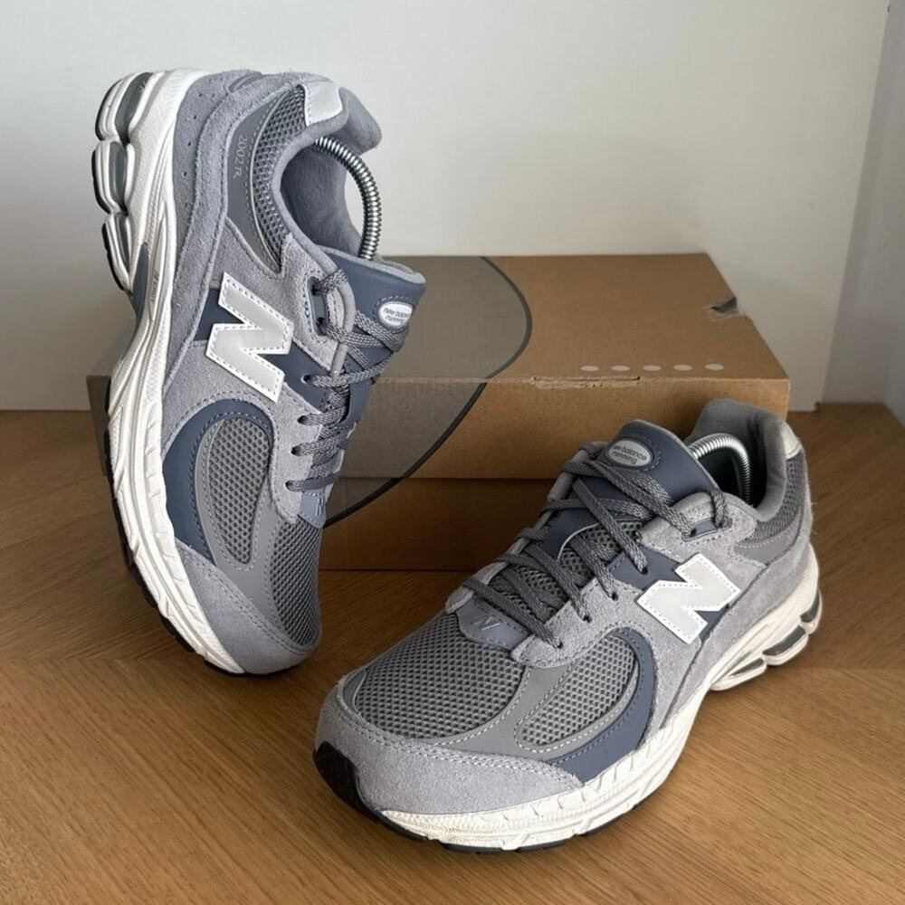 New Balance 2002 R Grey/White Kids Sneakers- SZ 6.5 Y- 8 W